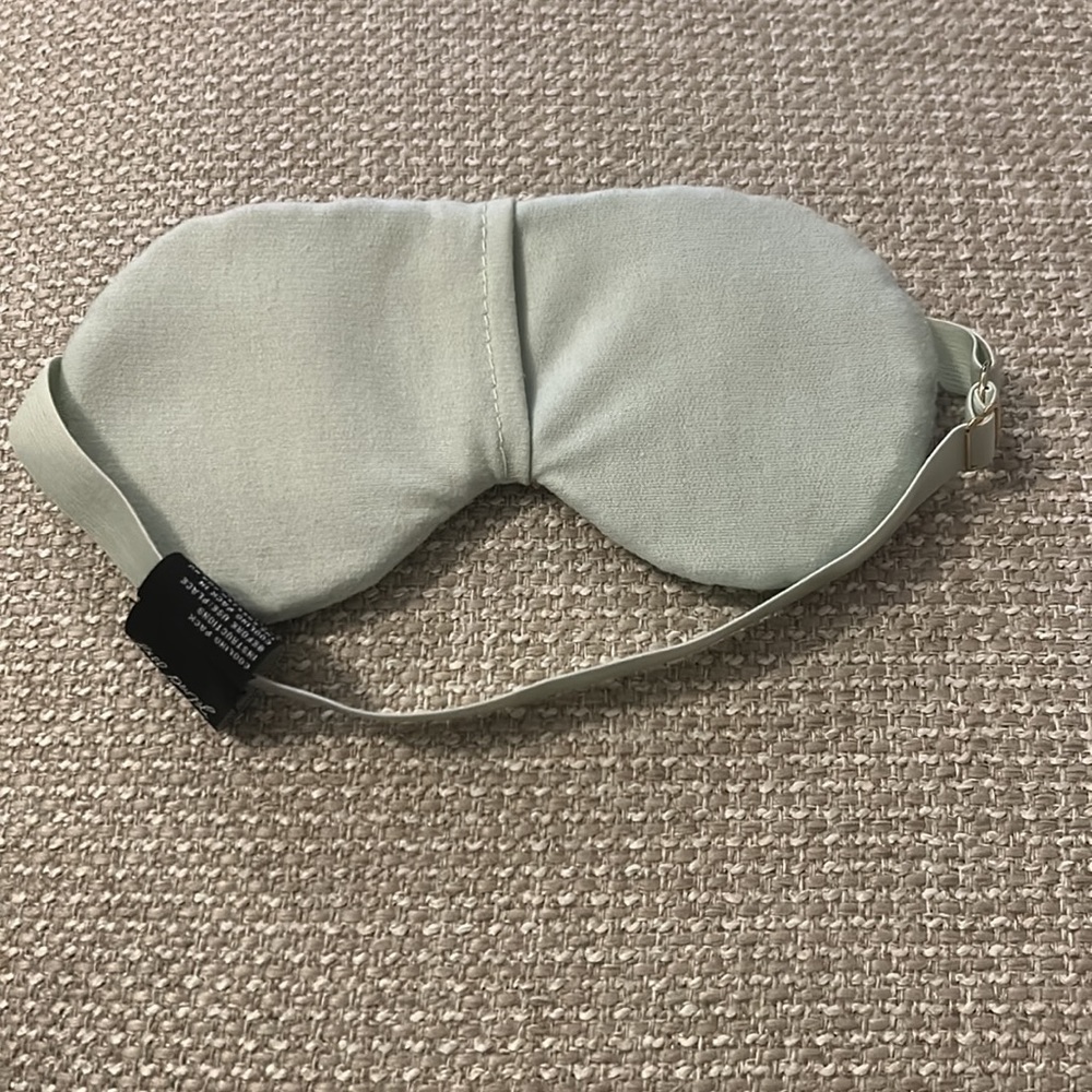 Free People eye mask with adjustable elastic strap. - Picture 3 of 3